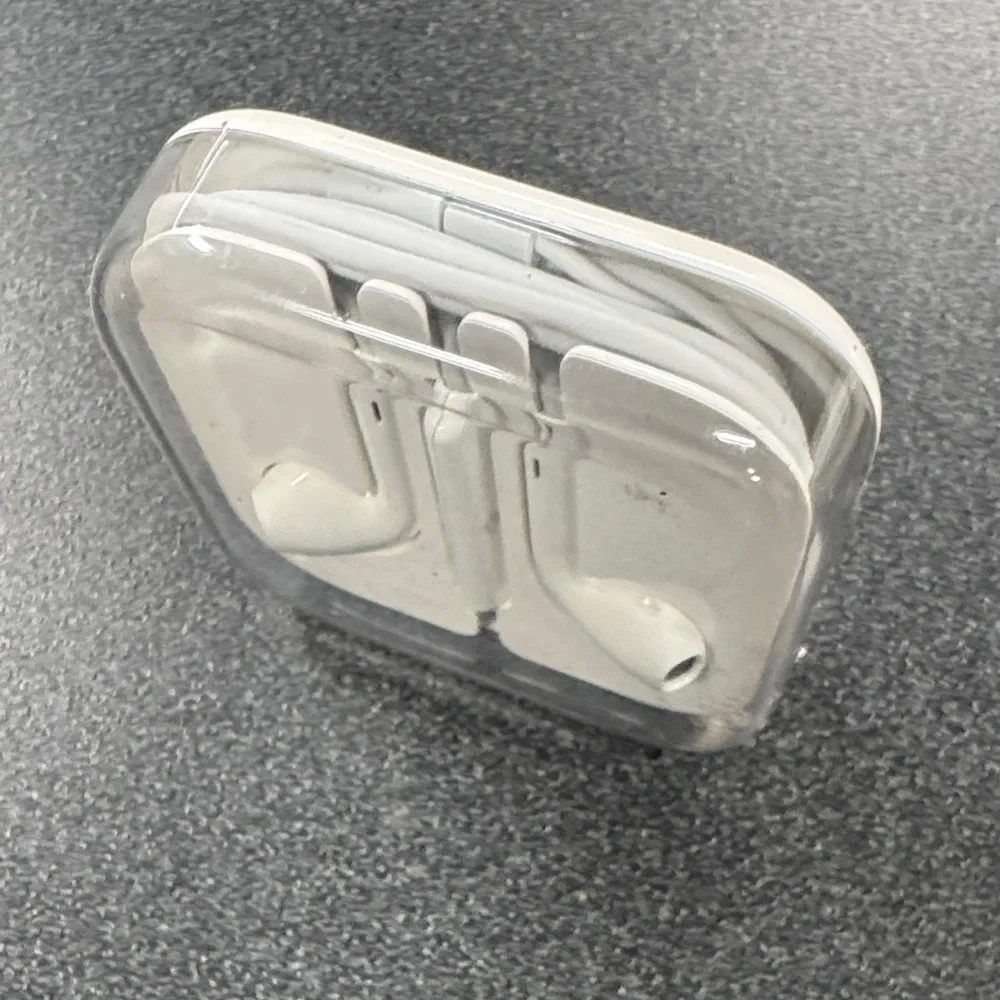 Apple EarPods with Clear Case